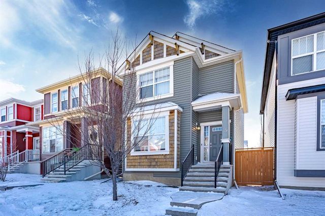 Detached home exterior representing an Evanston short term rental opportunity